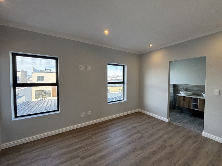 4 Bedroom Property for Sale in Sandown Western Cape